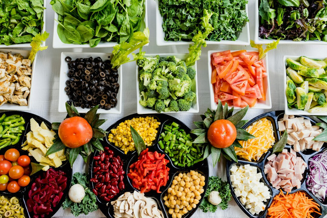 Healthy meal preparation workshop with fresh vegetables